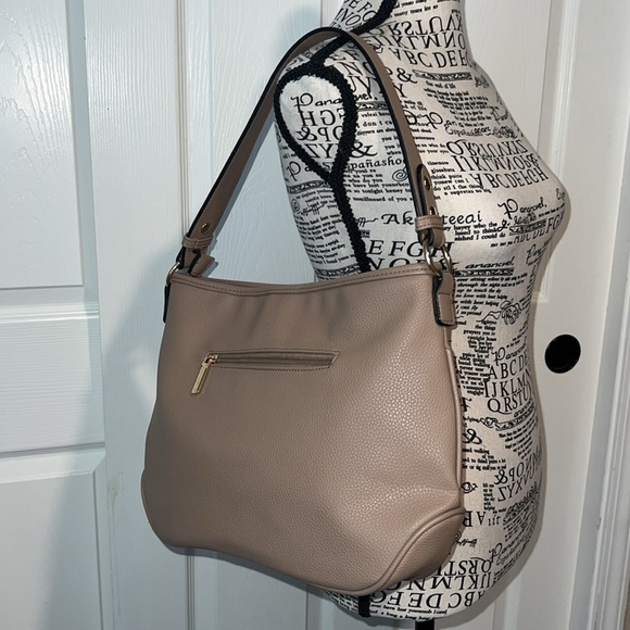 Montana West Pebbled Leather - Picture 3 of 7